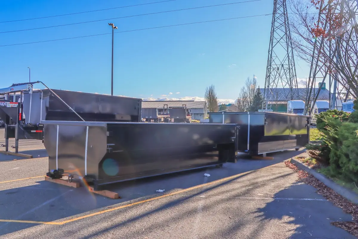Professional dumpster rental and junk removal service in Riva